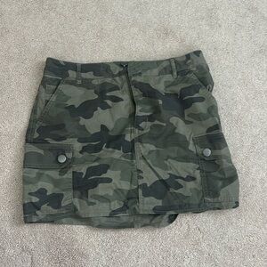 Garage camo skirt